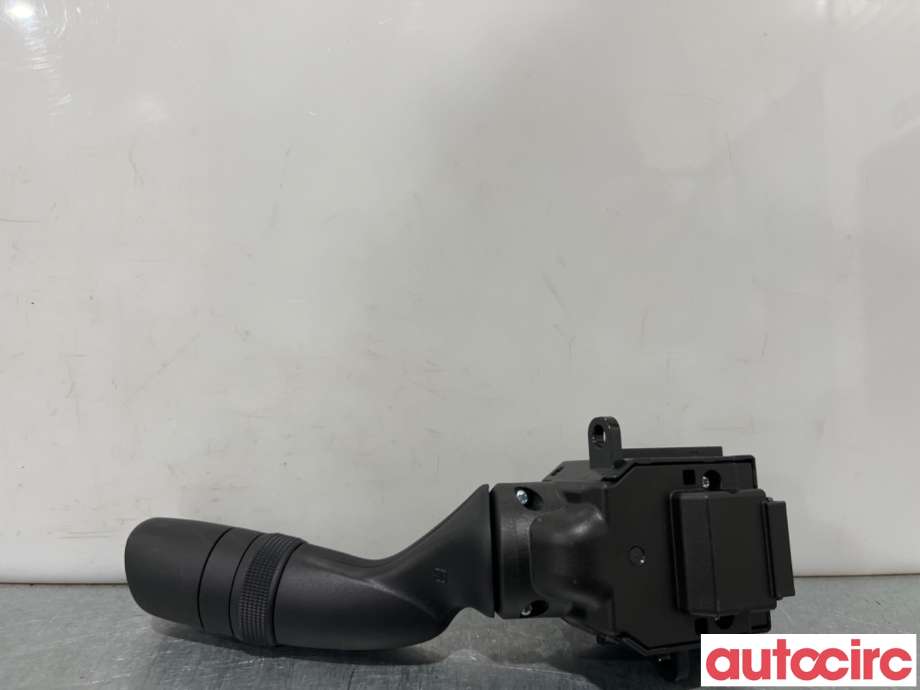 Bryter blink til Toyota Yaris 2020-->> (Type IV)  (TOYOTA|8432902040|)