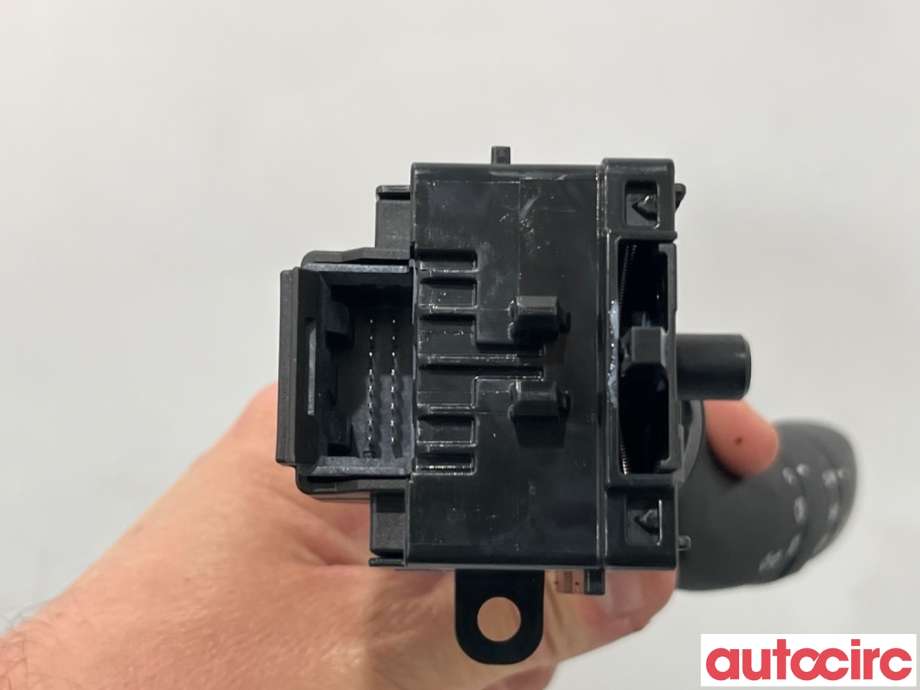 Bryter blink til Toyota Yaris 2020-->> (Type IV)  (TOYOTA|8432902040|)