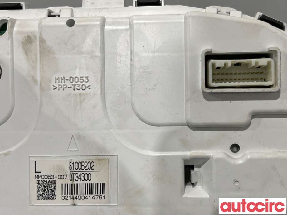 Instrumentpanel til Mitsubishi Outlander 2010-2012 (Type II, Fase 2)  (MITSUBISHI|8100B202|MM0053-007)