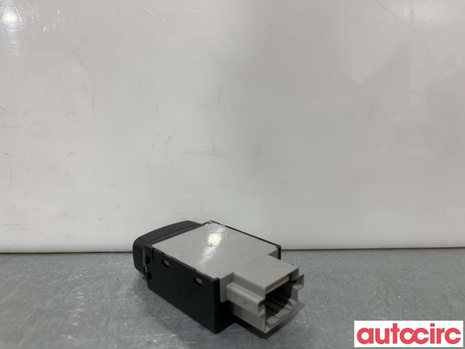 Bryter diverse til Mitsubishi Outlander 2010-2012 (Type II, Fase 2)  (MITSUBISHI|8610A018|)