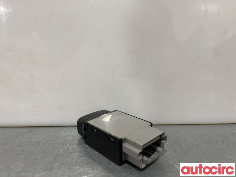 Bryter diverse til Mitsubishi Outlander 2010-2012 (Type II, Fase 2)  (MITSUBISHI|8602A009|)