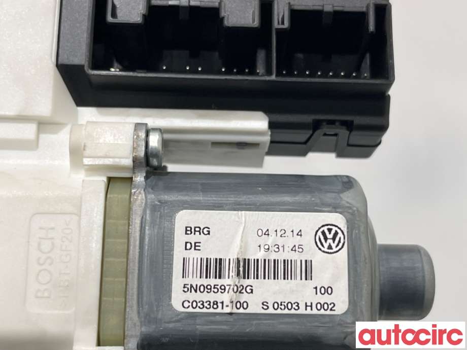 Ruteheis høyre foran til VW Tiguan 2011-2016 (Type I, Fase 2)  (VOLKSWAGEN|5N0959702G|0130822467|5N0959702J)