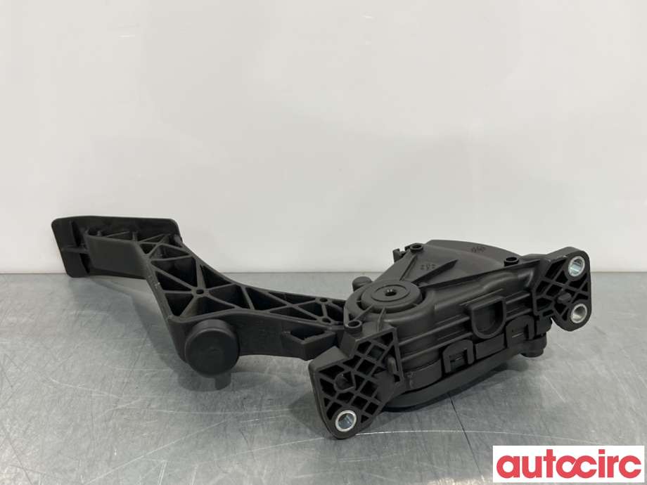 Pedal gass til VW Transporter / Caravelle 2003-2009 (Fase 1) (T5) (T5) (VOLKSWAGEN|7H1723503|7H1723503M)