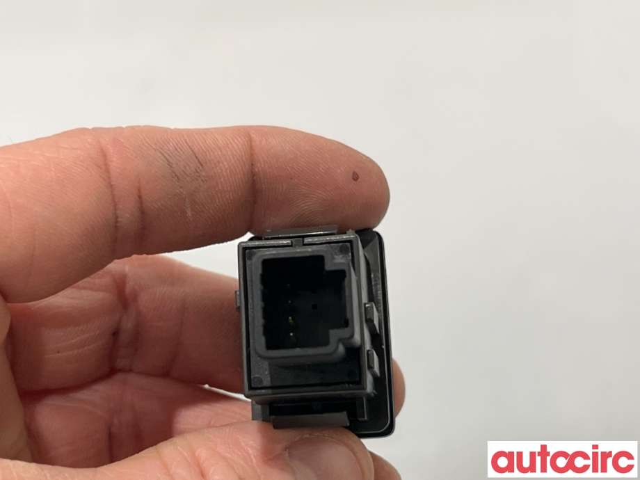 Bryter diverse til Toyota Auris 2007-2010 (Type I, Fase 1)  (TOYOTA|8415002040||84150-02040)
