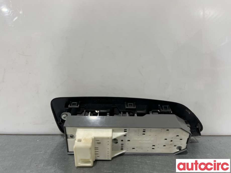 Bryter ruteheis til Toyota Auris 2007-2010 (Type I, Fase 1)  (TOYOTA|8482002210|)