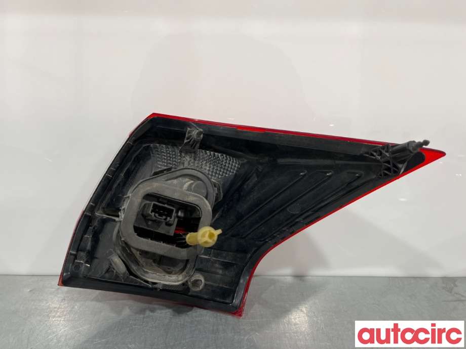 Baklykt venstre til Ford C-Max 2010-2015 (Type II, Fase 1)  (FORD|2035590|AM51-13405-AF)