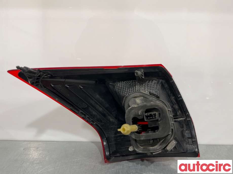 Baklykt høyre til Ford C-Max 2010-2015 (Type II, Fase 1)  (FORD|2035591|AM51-13404-AF)