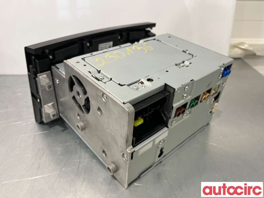 Bilstereo navigasjon til Mercedes E-Klasse 2009-2013 (Fase 1) (W212) (W212) (MERCEDES|A2129005327|NR-212-1E|A2129004829)