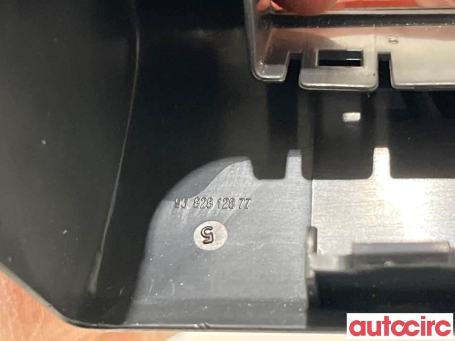 Diverse deler til Peugeot 3008 2009-2016 (Type I)  (PEUGEOT|8218XG|)