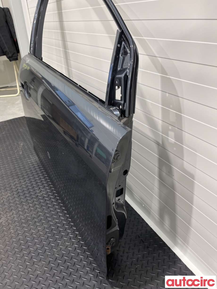 Dør høyre foran til Ford Focus 2008-2010 (Type II, Fase 2)  (FORD|1530169|)
