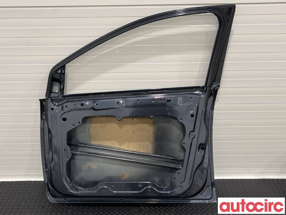 Dør høyre foran til Ford Focus 2008-2010 (Type II, Fase 2)  (FORD|1530169|)