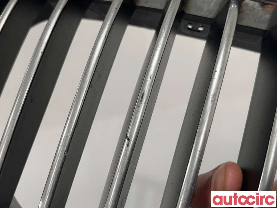 Grill høyre til BMW 5-Serie 2010-2017 (F10/F11) (F10/F11) (BMW|51137203650||51137200728)