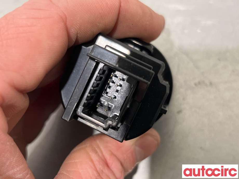 Bryter start/stopp til Toyota Corolla 2019-->>  (TOYOTA|8961102190|)