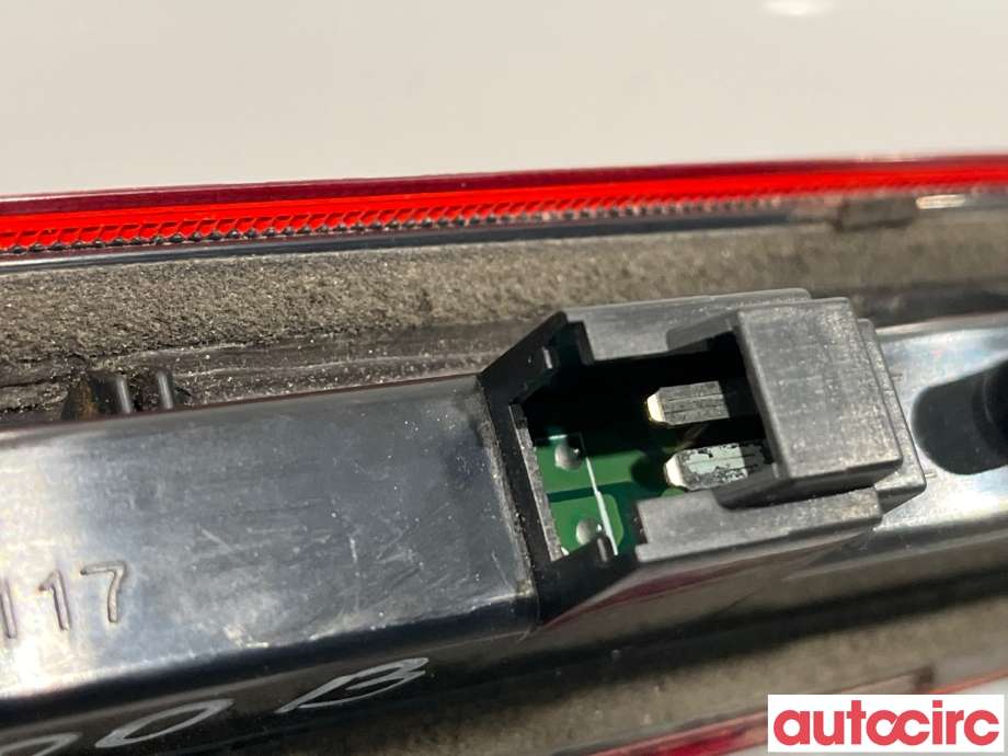 Baklykt bremselys bakrute til Subaru Legacy 2009-2015  (SUBARU|84701AJ040)