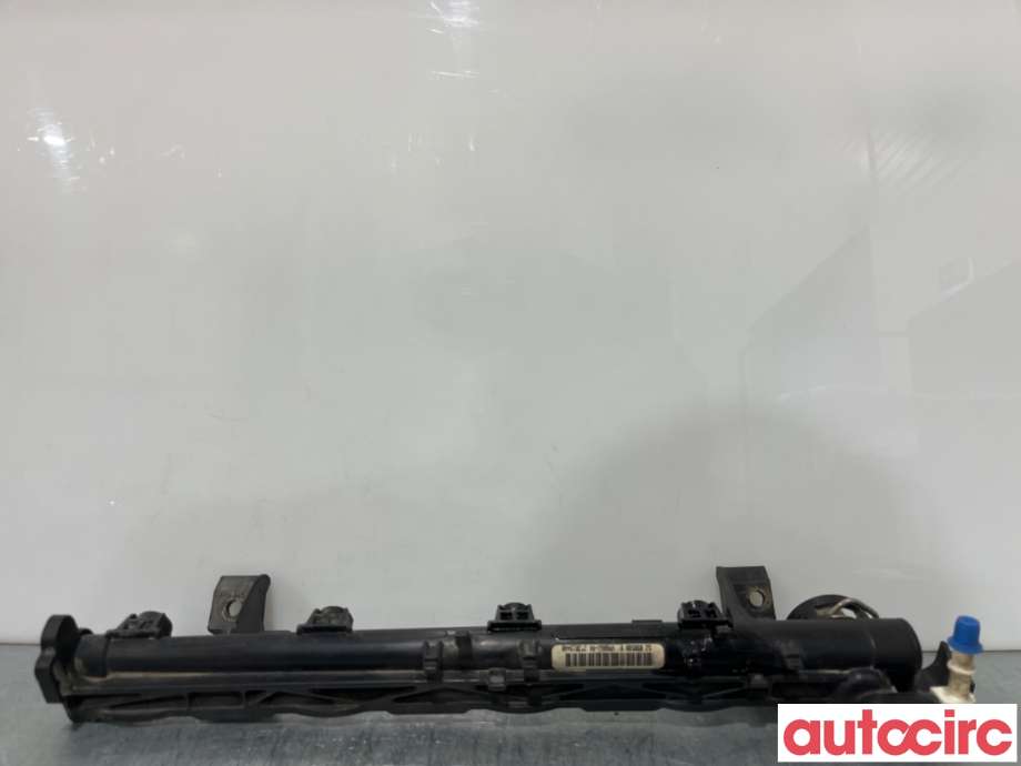 Dyseskinne (fuelrail) til Ford Fiesta 2008-2012 (Type VI, Fase 1)  (FORD|1804263||8A6G-9H487-AA)