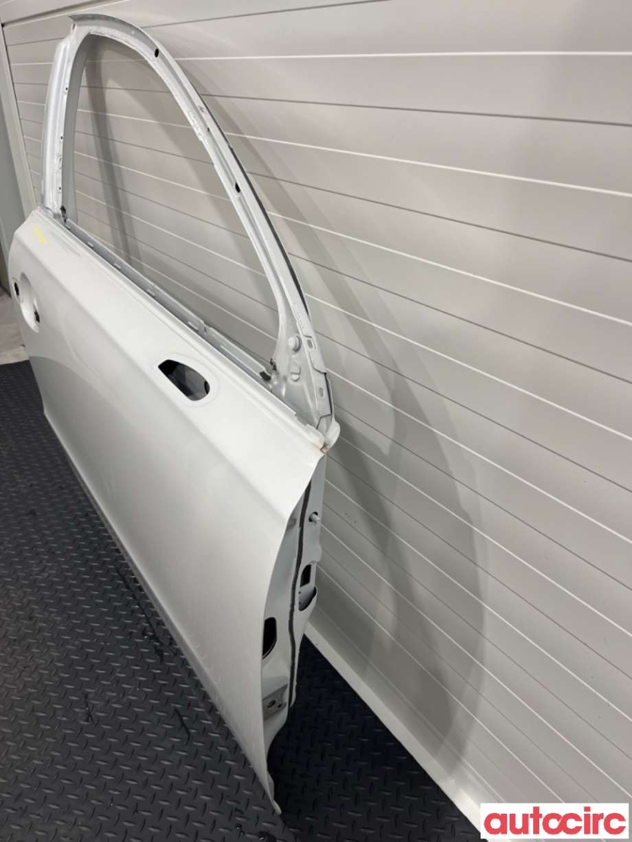 Dør høyre foran til Peugeot 508 2011-2014 (Type I, Fase 1)  (PEUGEOT|9677683980|)