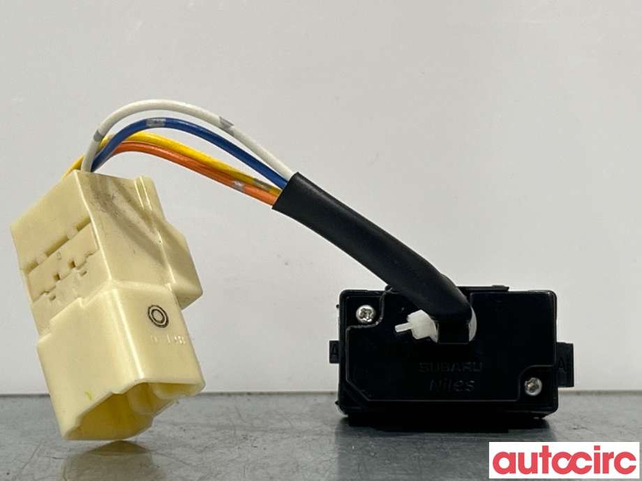 Bryter Antispinn til Subaru Legacy 2009-2015  (SUBARU|83201AJ030)
