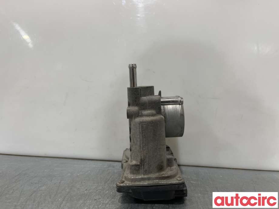 Spjeldhus til Toyota Yaris 2014-2020 (Type III, Fase 2)  (TOYOTA|2203047040||22030-47040)