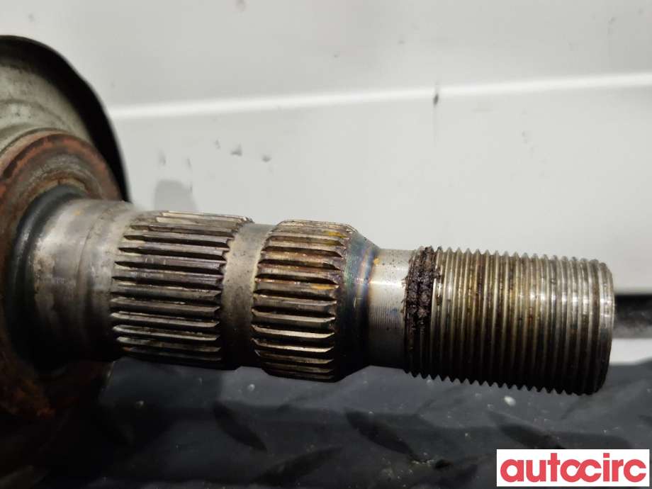 Drivaksel høyre foran til Opel Astra J 2010-2015  (OPEL|95520535|13335144|95520675)