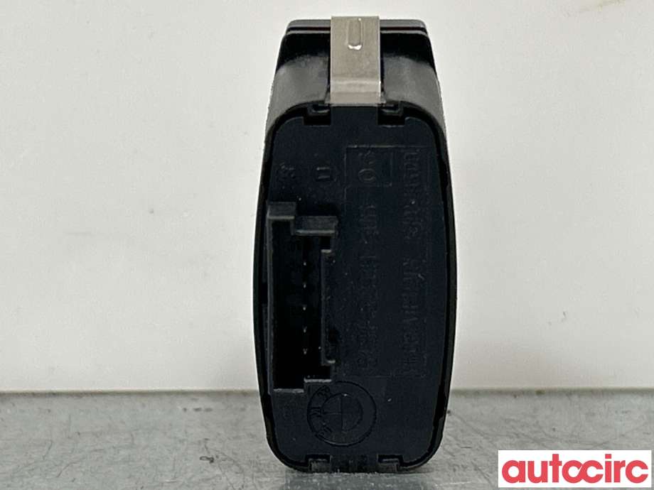 Bryter nødblink til BMW X3 2007-2010 (Fase 2) (E83) (E83) (BMW|61316919506)
