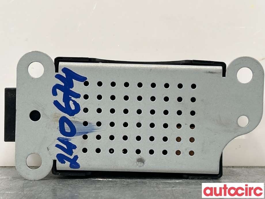 Antenne forsterker til VW Golf VI 2008-2012  (VOLKSWAGEN|5M0 035 570 B)