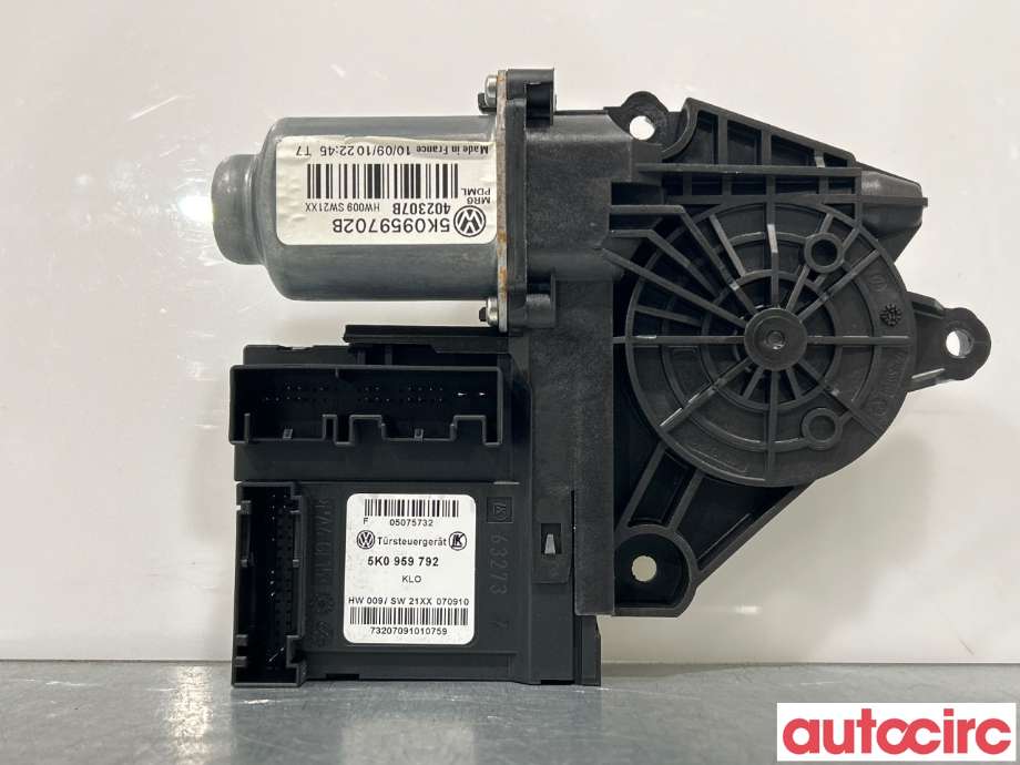 Ruteheis høyre foran til VW Golf VI 2008-2012  (VOLKSWAGEN|5K0959701E)