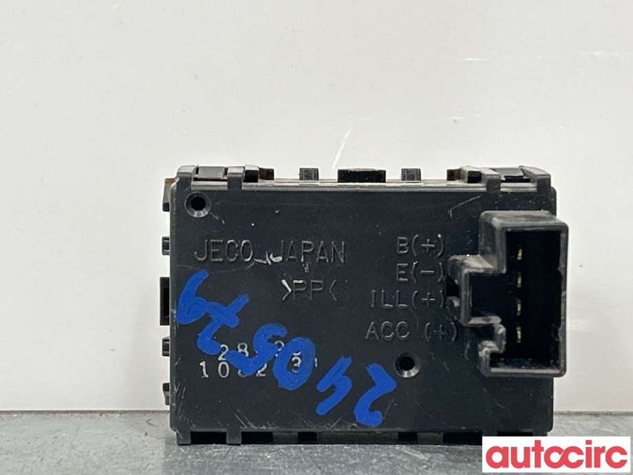 Instrument klokke til Toyota Hiace 2007-2012 (Fase 3)  (TOYOTA|8391026020)