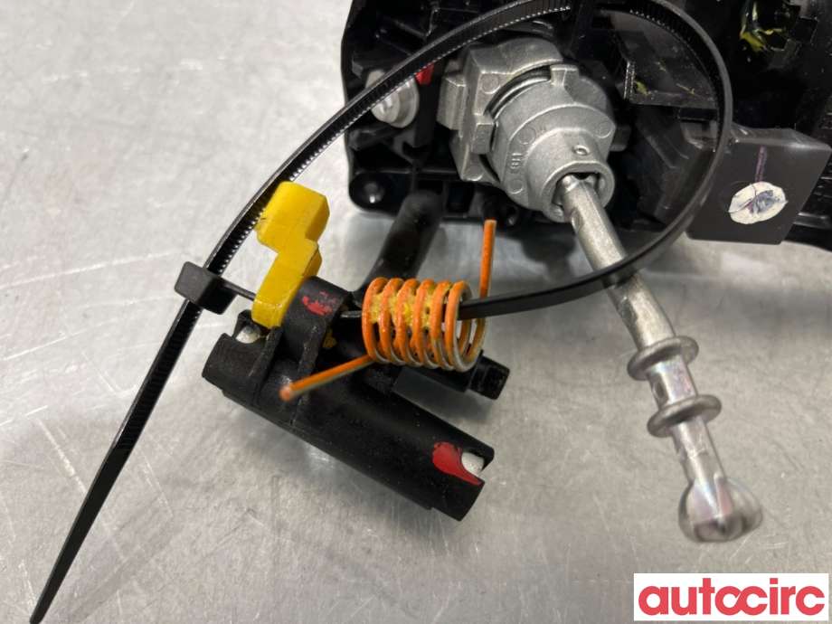 Dørhåndtak utv venstre foran til Suzuki SX4 S-CROSS 2013-->> (Type II)  (SUZUKI|82810-57811-ZNL||82821-63J10)