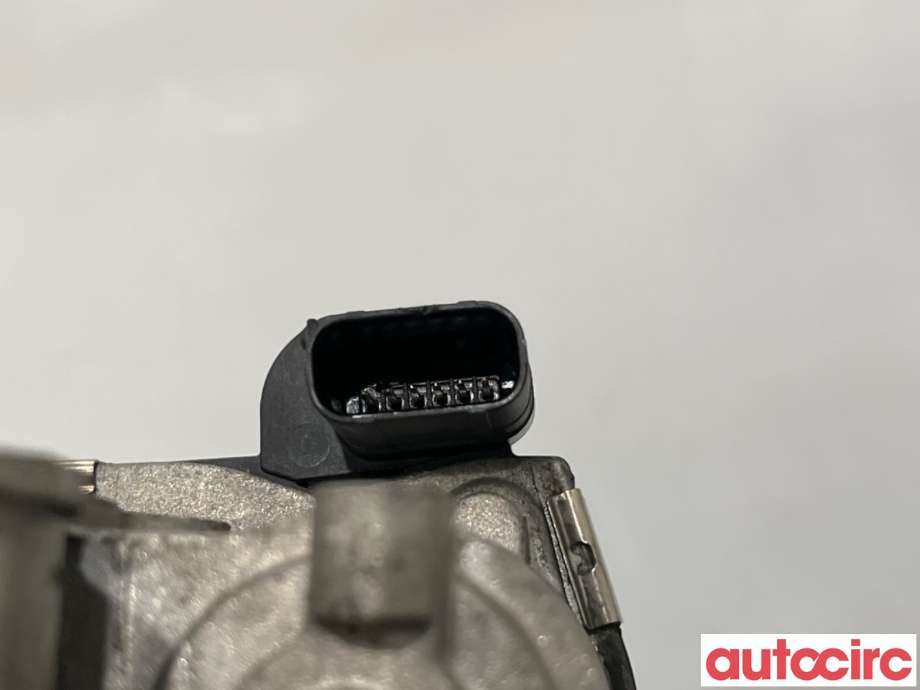 Spjeldhus til Opel Insignia A 2014-2017  (OPEL|55491244|55570009|55496779)