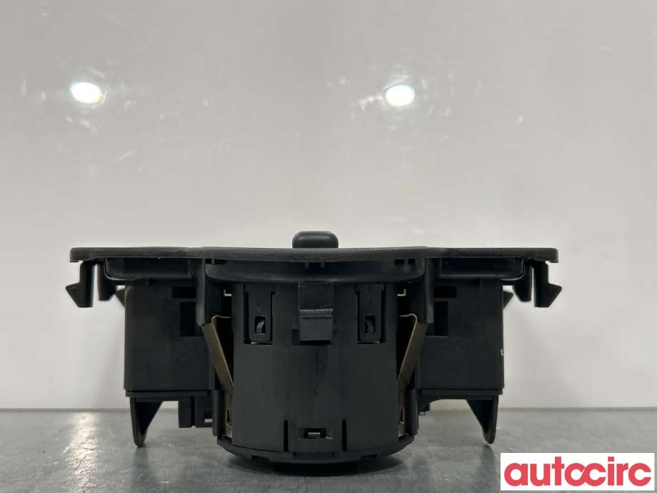Bryter lys til Mercedes Vito 2014-->> (W447) (W447) (MERCEDES|A2469050250)