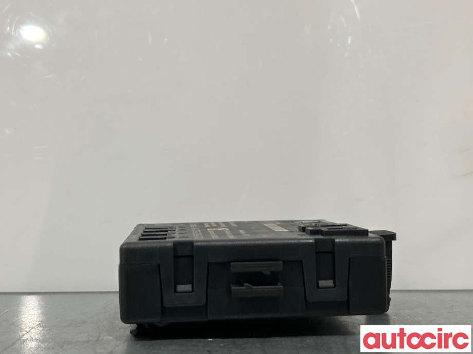 Styreenhet dør venstre foran til Mercedes Vito 2014-->> (W447) (W447) (MERCEDES|A4479006100|)