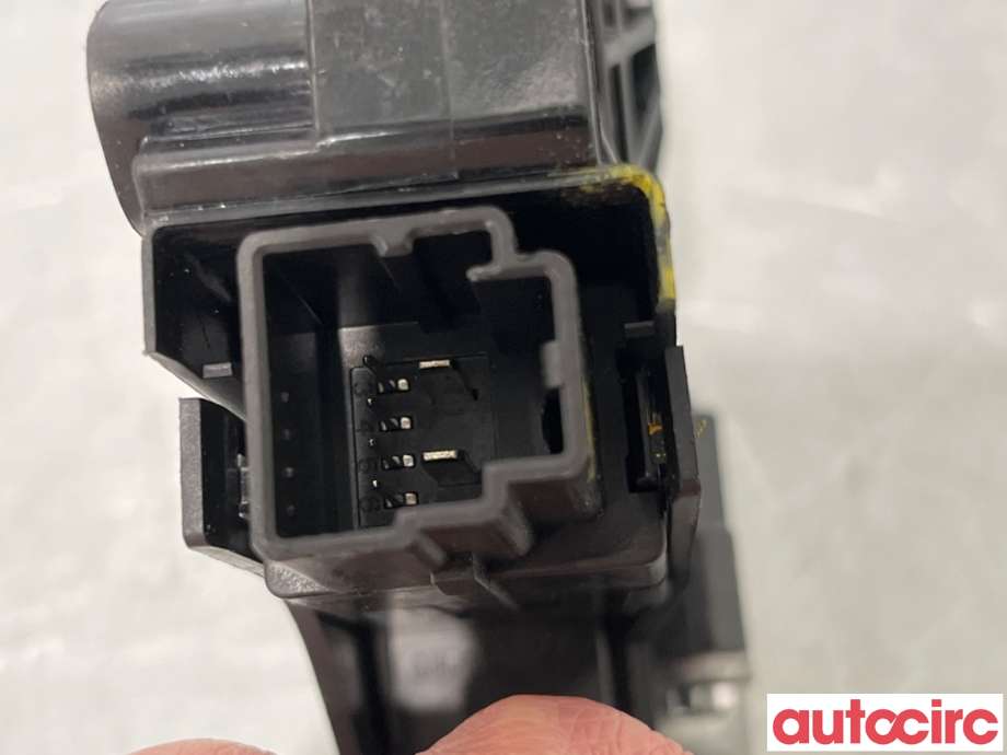 Ruteheis høyre foran til Volvo V40 2012-2019  (VOLVO|31253062|966269-103|)
