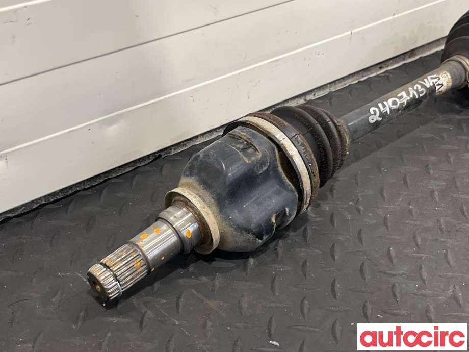 Drivaksel venstre foran, elbil til Toyota Yaris 2014-2020 (Type III, Fase 2)  (TOYOTA|434200D411|43420-0D411)