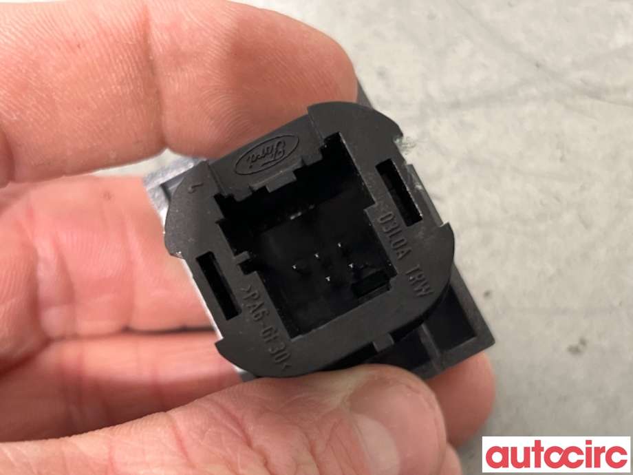 Bryter rutevarme til Ford Kuga 2008-2012 (Type I)  (FORD|1559586|8V4T18C621AB|)