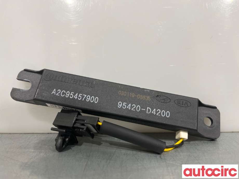 Antenne forsterker til Kia e-Soul, 2019-->> (Type III)  (KIA|95420D4200)