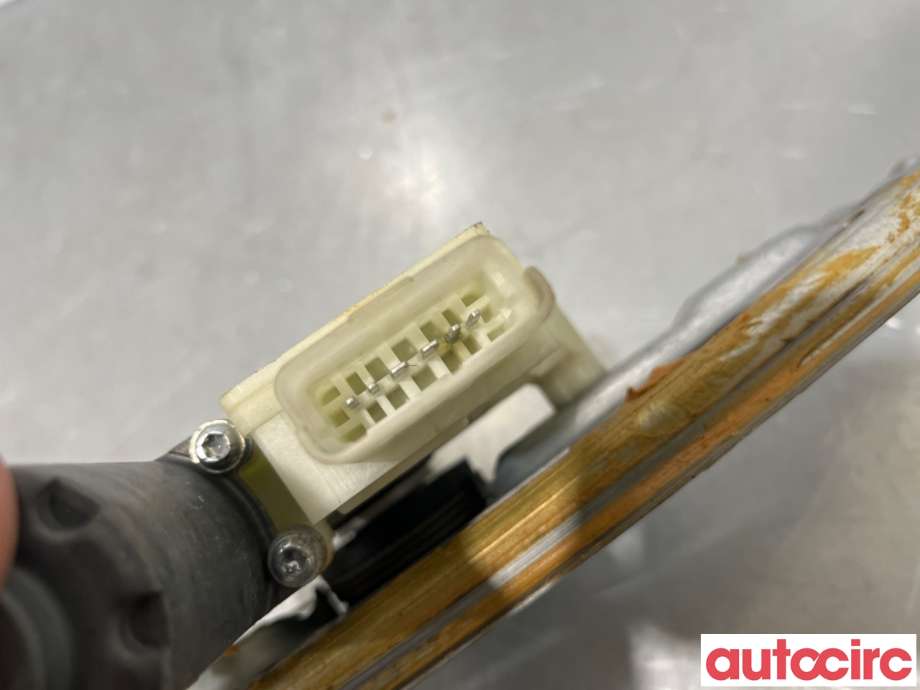 Ruteheis venstre bak til Peugeot 308 2013-2021 (Type II)  (PEUGEOT|9816273680||9826080480)