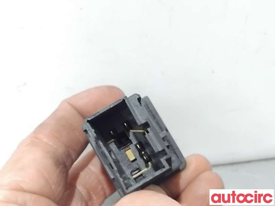 Bryter nødblink til VW Transporter / Caravelle 2009-2015 (Fase 2) (T5) (T5) (VOLKSWAGEN|7E5953235A|)