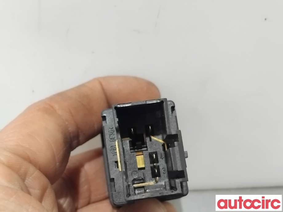 Bryter nødblink til VW Transporter / Caravelle 2009-2015 (Fase 2) (T5) (T5) (VOLKSWAGEN|7E5953235A|)