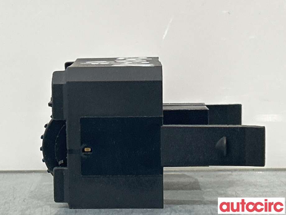 Bryter diverse til VW Caddy 2015-2020 (Type III, Fase 3)  (VOLKSWAGEN|2K0941333)