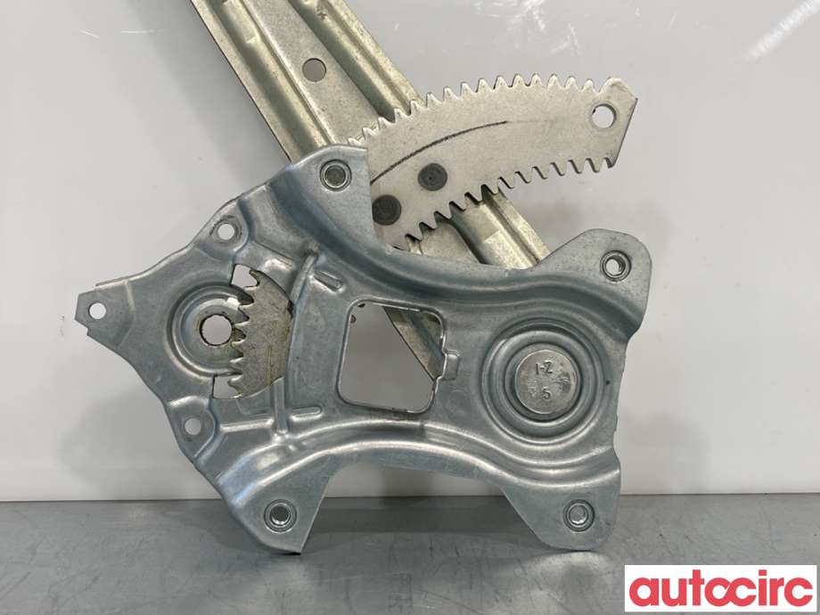 Ruteheis til Mitsubishi Lancer 2008-2017  (MITSUBISHI|5743A253|)