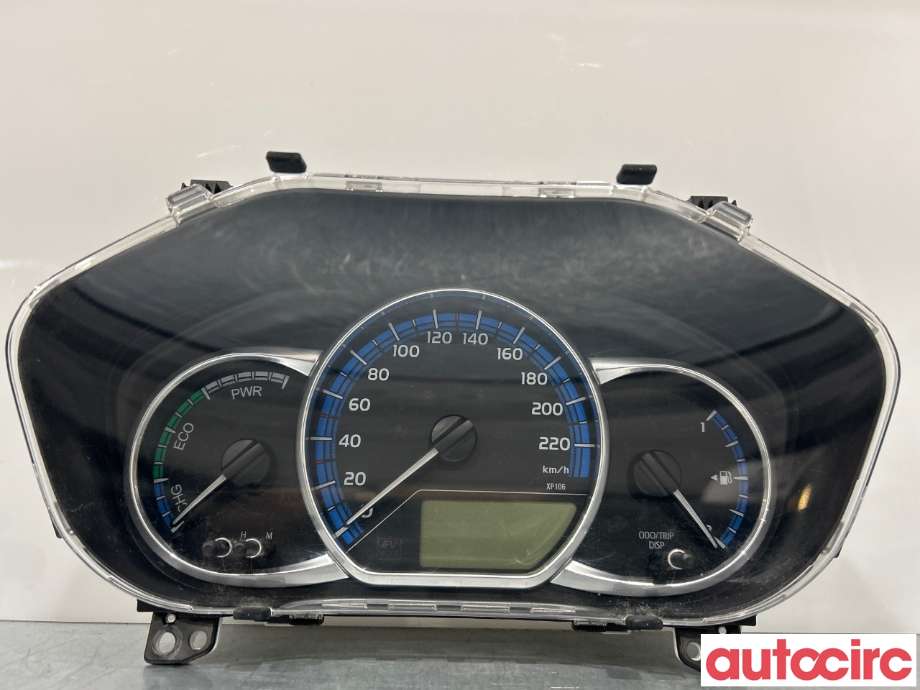 Instrumentpanel til Toyota Yaris, 2014-2020 (Type III, Fase 2)  (TOYOTA|838000UC90)