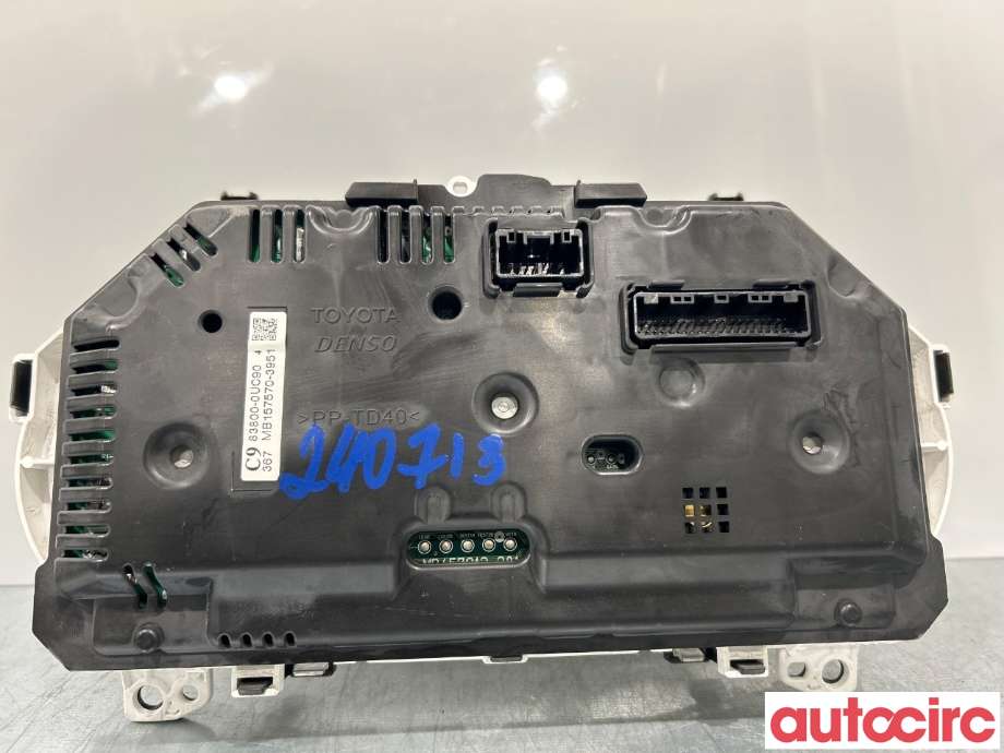 Instrumentpanel til Toyota Yaris 2014-2020 (Type III, Fase 2)  (TOYOTA|838000UC90)