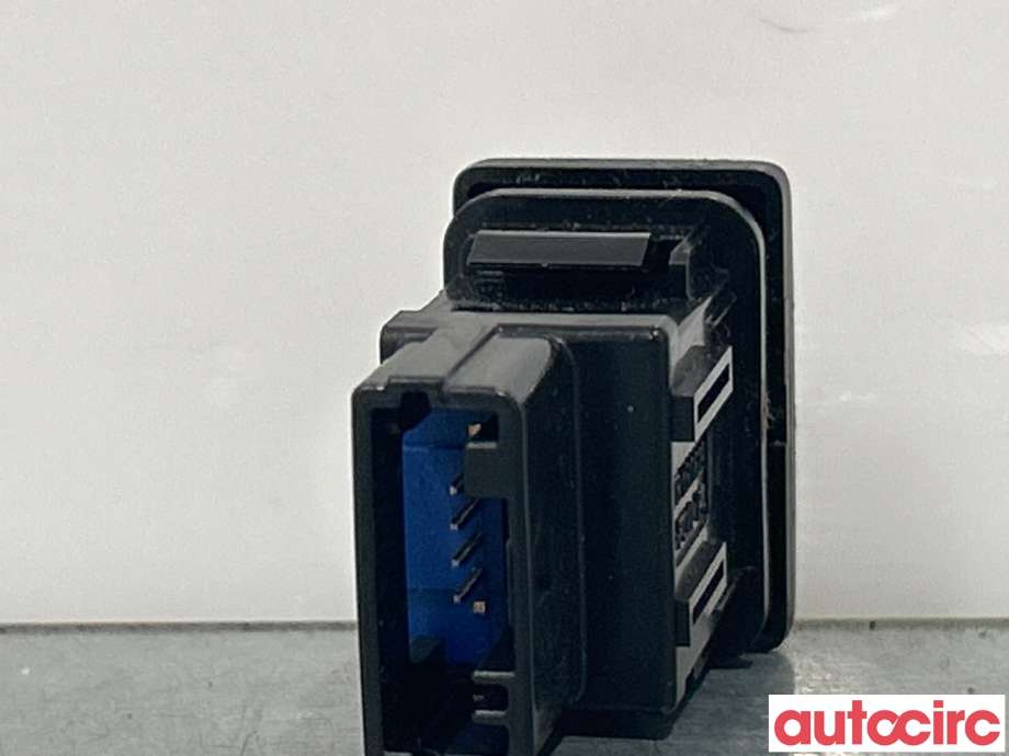 Bryter Antispinn til Toyota Yaris 2014-2020 (Type III, Fase 2)  (TOYOTA|8498802041)