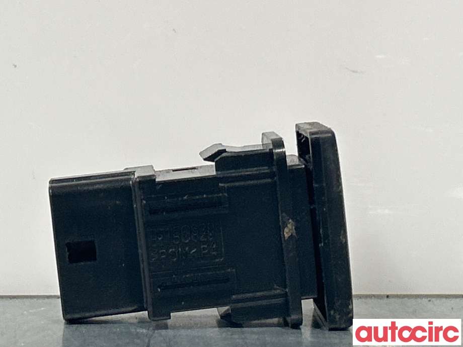 Bryter Antispinn til Toyota Yaris 2014-2020 (Type III, Fase 2)  (TOYOTA|8498802041)