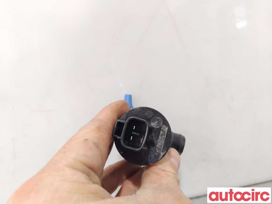 Spylerpumpe bak til Toyota Avensis 2009-2015 (Type III, Fase 1)  (TOYOTA|8533002040|)