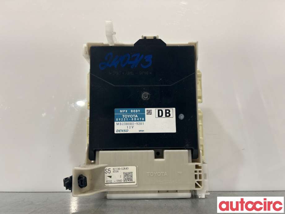 Sikringsboks til Toyota Yaris, 2014-2020 (Type III, Fase 2)  (TOYOTA|8273052K40)