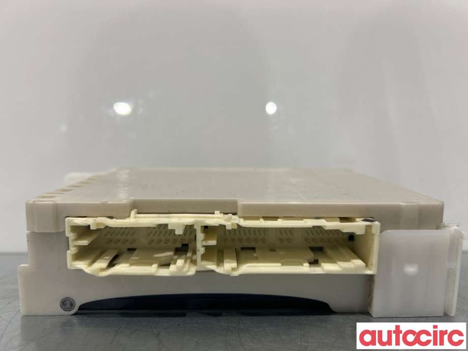 Sikringsboks til Toyota Yaris 2014-2020 (Type III, Fase 2)  (TOYOTA|8273052K40)