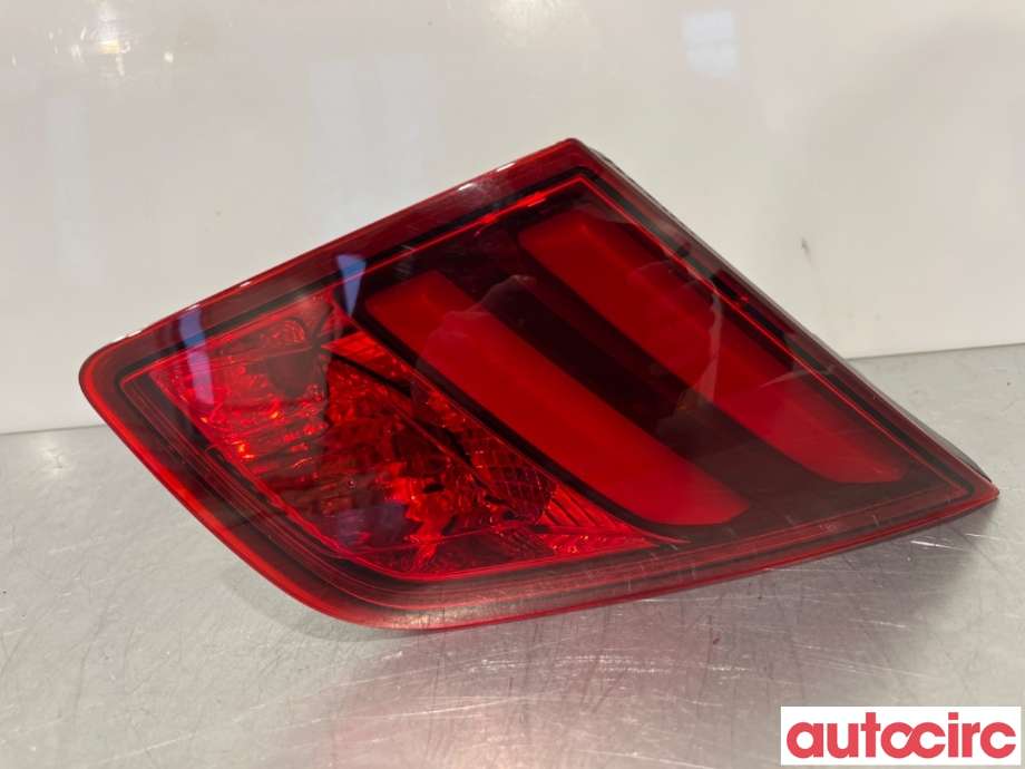 Baklykt venstre indre til Peugeot 308, 2013-2021 (Type II)  (PEUGEOT|9677818380)
