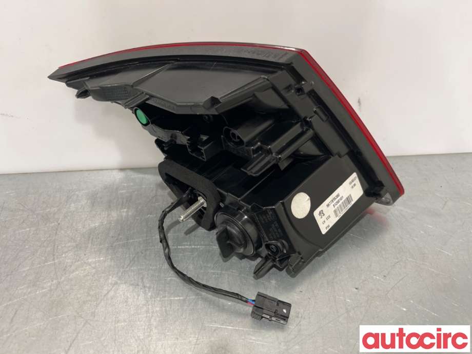 Baklykt venstre indre til Peugeot 308 2013-2021 (Type II)  (PEUGEOT|9677818380|81260101)