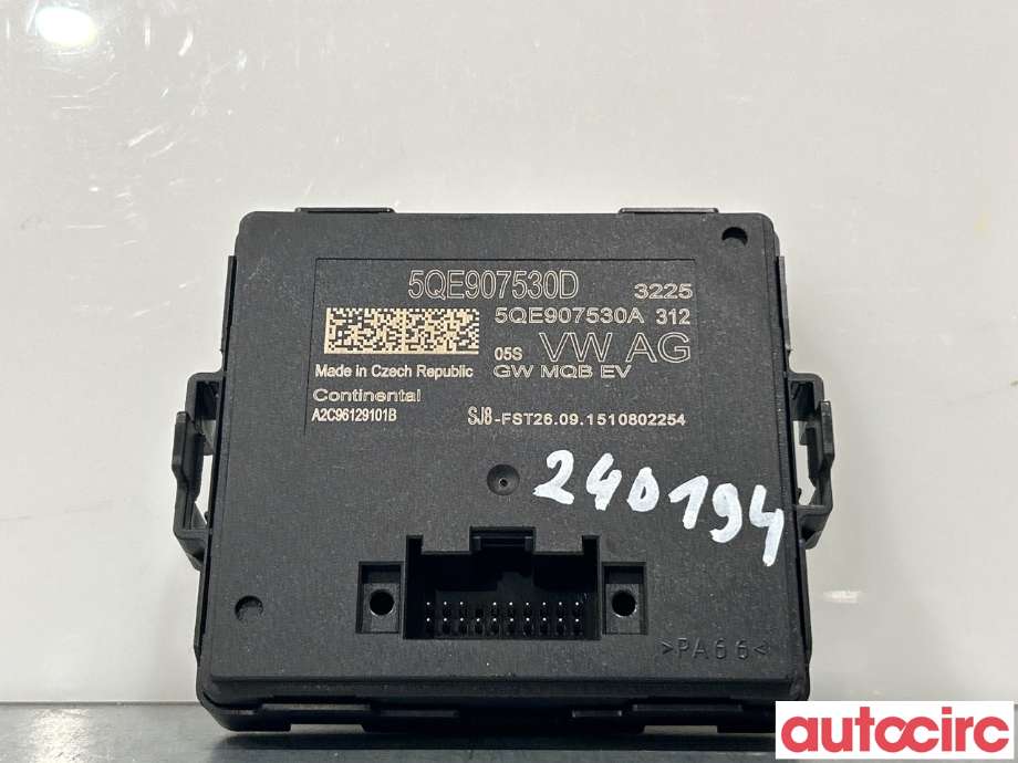 Diverse deler til VW Passat 2015-2019 (Fase 1) (B8) (B8) (VOLKSWAGEN|5QE907530D)